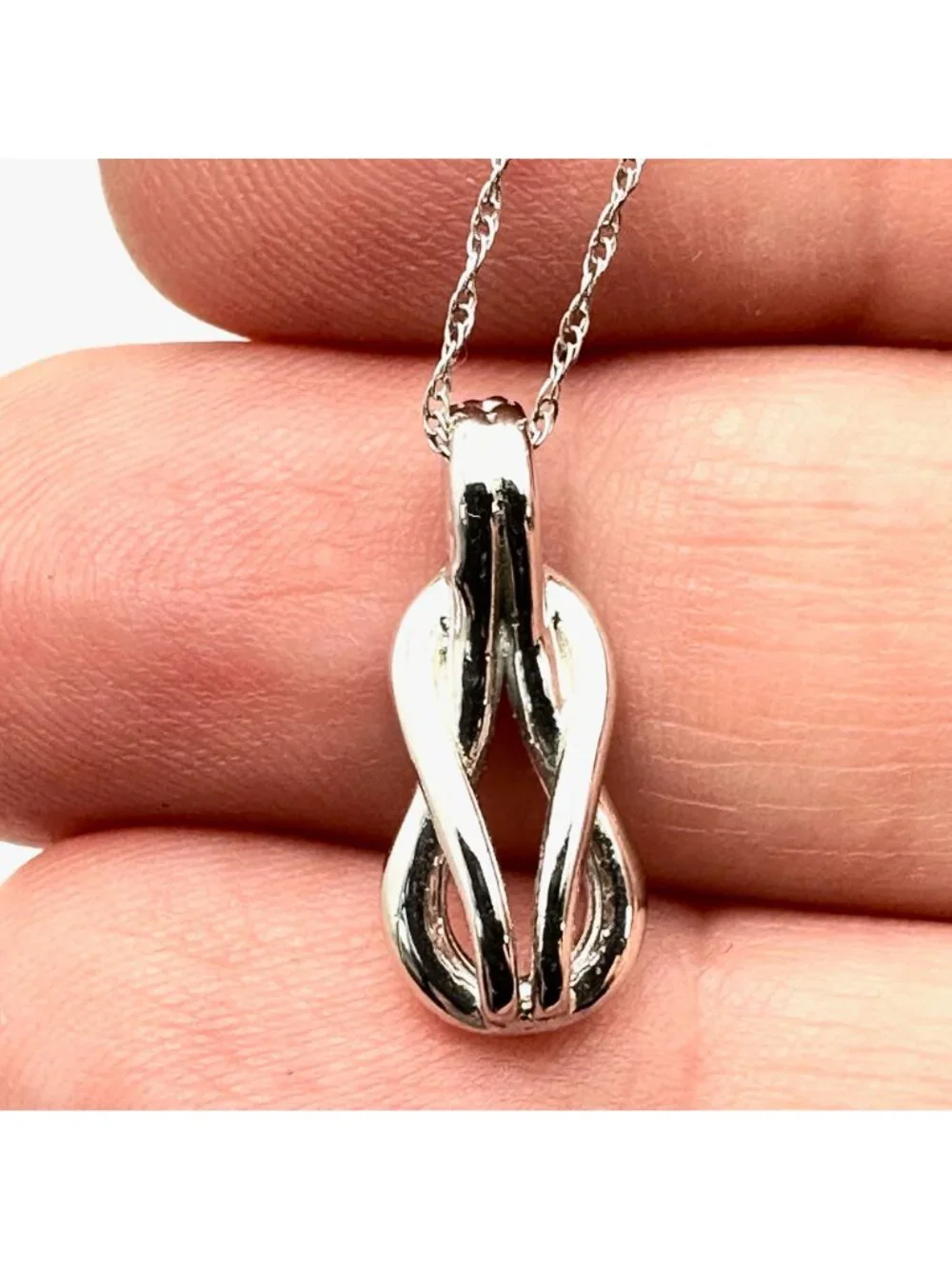 Vintage Necklace 10K White Gold Diamond Pendant 18 Inch